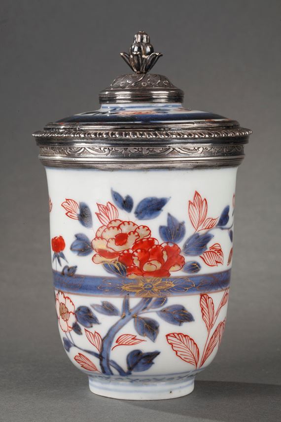 Cup and cover porcelain decorated in iron red underglaze blue  and gold peony decor | MasterArt